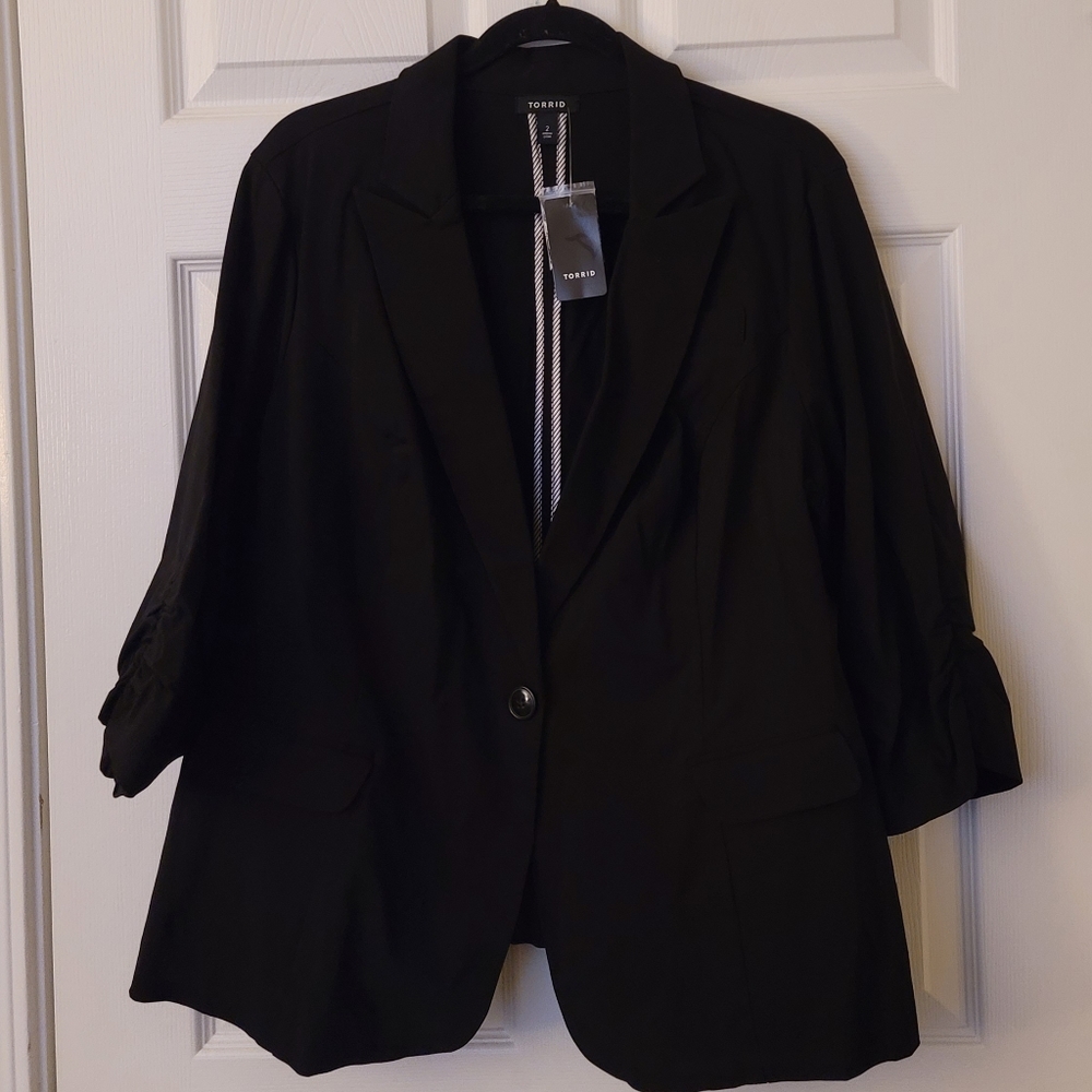 New Torrid Black Stylish Size 2 Blazer